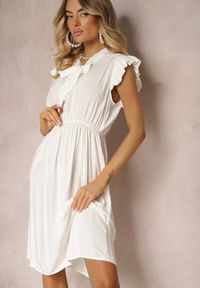 Renee - Biała Sukienka Rozkloszowana z Gumką w Talii i Wiązaniem przy Dekolcie Naque. Okazja: na co dzień. Kolor: biały. Styl: casual #1