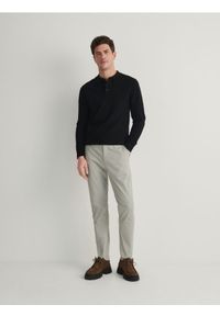 Reserved - Spodnie chino slim fit - jasnoszary. Kolor: szary. Materiał: bawełna #1