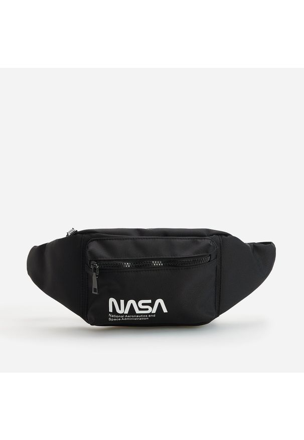 Reserved - Saszetka NASA - Czarny. Kolor: czarny