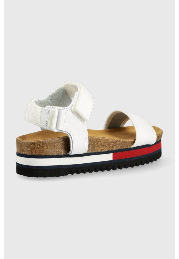 Tommy Jeans sandały damskie kolor biały na platformie. Zapięcie: rzepy. Kolor: biały. Materiał: skóra, materiał, guma. Wzór: gładki. Obcas: na platformie