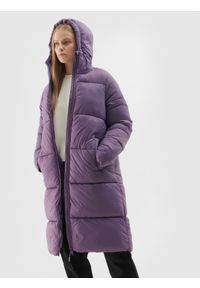 4f - 4F Długi płaszcz puchowy z syntetycznym wypełnieniem damski - fioletowy S. Okazja: na co dzień. Typ kołnierza: kaptur. Kolor: fioletowy. Materiał: puch, syntetyk. Długość: długie. Wzór: gładki. Sezon: zima. Styl: casual, klasyczny, sportowy #2