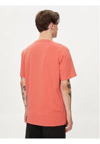 Wrangler T-Shirt Sign Off 112350437 Czerwony Regular Fit. Kolor: czerwony. Materiał: bawełna #4