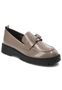 Beżowe Półbuty Vinceza Eleganckie Obuwie Damskie. Okazja: na co dzień. Kolor: beżowy. Materiał: lakier, skóra. Styl: elegancki