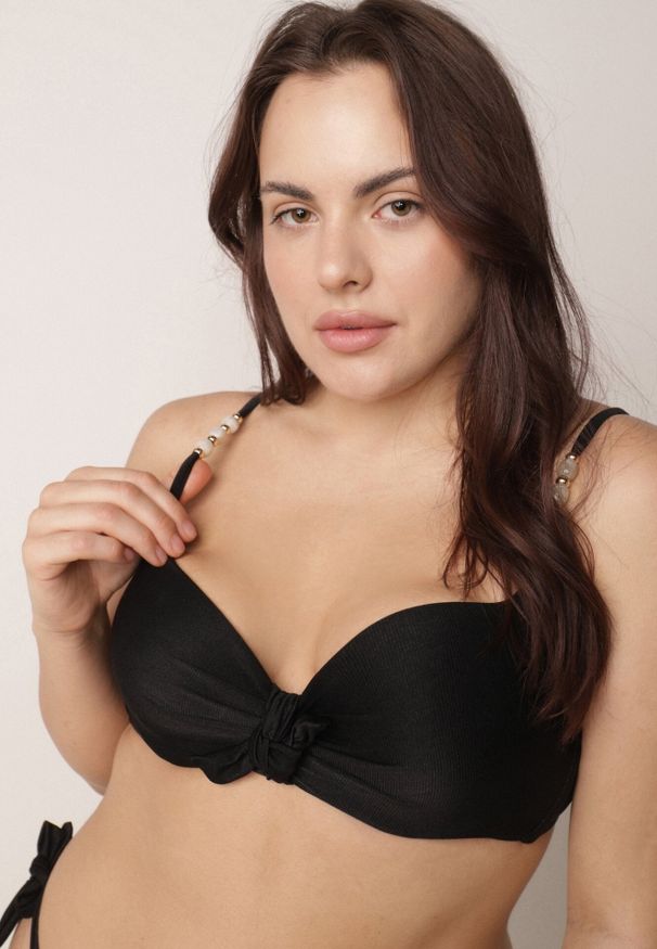 Born2be - Czarne Bikini Biustonosz z Koralikami i Kokardą i Wiązane Figi Kąpielowe Raicine. Kolekcja: plus size. Kolor: czarny. Długość: długie