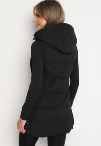 Born2be - Czarna Pikowana Kamizelka z Odpinanym Kapturem Mavalie. Kolor: czarny. Materiał: jeans. Wzór: aplikacja. Styl: elegancki #7