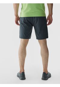 4f - 4F Spodenki treningowe regular szybkoschnące męskie - szare L. Kolor: szary. Materiał: elastan, materiał, włókno, dzianina, syntetyk. Długość: krótkie. Wzór: ze splotem, gładki, jednolity. Sport: fitness #2
