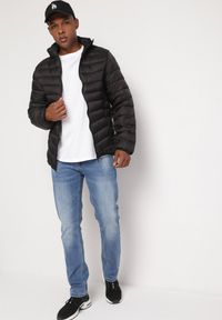 Born2be - Czarna Kurtka Pikowana z Kapturem Minae. Okazja: na co dzień. Typ kołnierza: kaptur. Kolekcja: plus size. Kolor: czarny. Materiał: jeans, materiał. Długość rękawa: długi rękaw. Długość: długie. Styl: casual #6