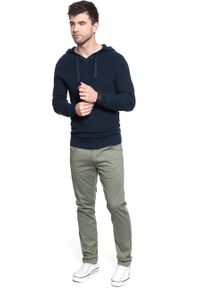 Wrangler - MĘSKIE SPODNIE MATERIAŁOWE WRANGLER GREENSBORO DUSTY OLIVE W15QWA275 112127116. Materiał: materiał #5