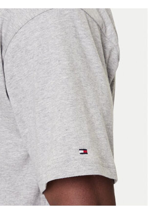 TOMMY HILFIGER - Tommy Hilfiger T-Shirt UM0UM03685 Szary Relaxed Fit. Kolor: szary. Materiał: bawełna