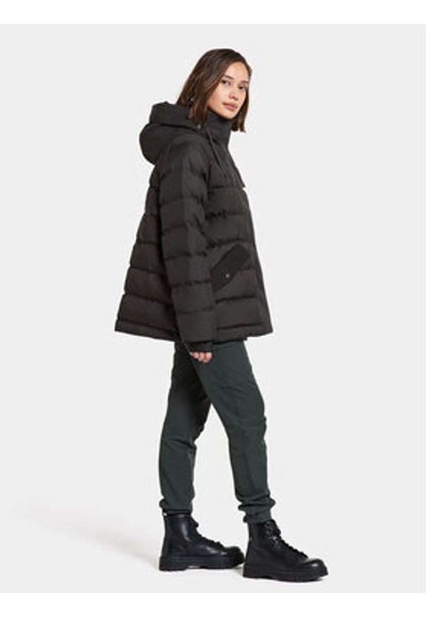 Didriksons Kurtka zimowa Filippa Wns Jkt 2 504834 Czarny Regular Fit. Kolor: czarny. Materiał: syntetyk. Sezon: zima