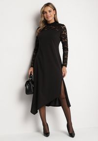 Born2be - Czarna Rozkloszowana Sukienka z Koronką i Stójką Edanith. Okazja: na co dzień. Typ kołnierza: kołnierzyk stójkowy. Kolor: czarny. Materiał: koronka. Długość rękawa: długi rękaw. Wzór: koronka. Typ sukienki: proste. Styl: wizytowy, casual #1
