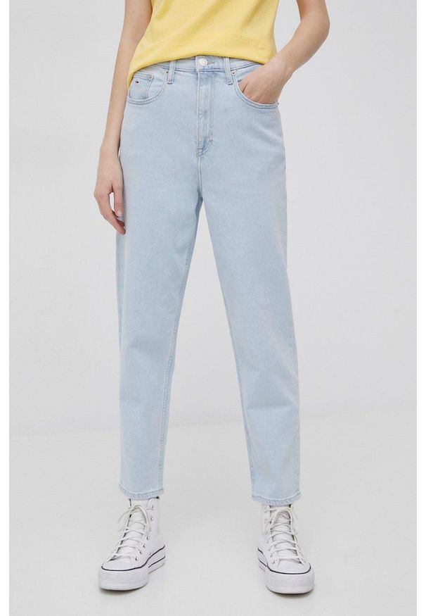Tommy Jeans jeansy BF6113 damskie high waist. Stan: podwyższony. Kolor: niebieski