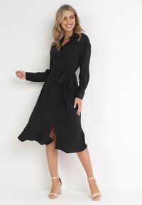Born2be - Czarna Koszulowa Sukienka Midi z Guzikami i Materiałowym Paskiem Tetenai. Okazja: na co dzień. Kolor: czarny. Materiał: materiał. Typ sukienki: koszulowe. Styl: casual. Długość: midi #1