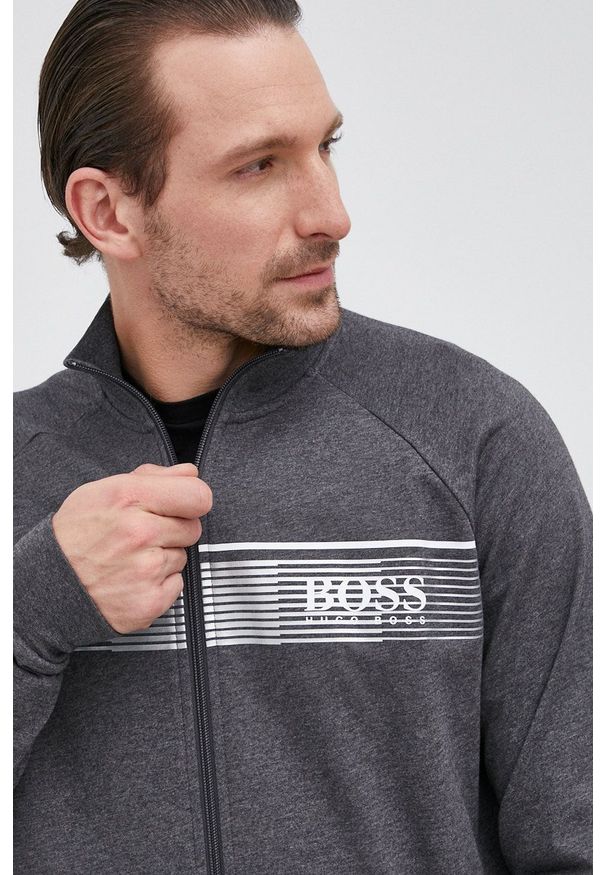 BOSS - Boss Bluza bawełniana męska kolor szary z nadrukiem. Kolor: szary. Materiał: bawełna. Długość rękawa: raglanowy rękaw. Wzór: nadruk