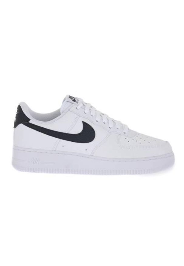 Buty do chodzenia męskie Nike Air Force 1 07. Okazja: na co dzień. Zapięcie: sznurówki. Kolor: biały. Materiał: syntetyk, materiał, guma. Szerokość cholewki: normalna. Model: Nike Air Force. Sport: turystyka piesza