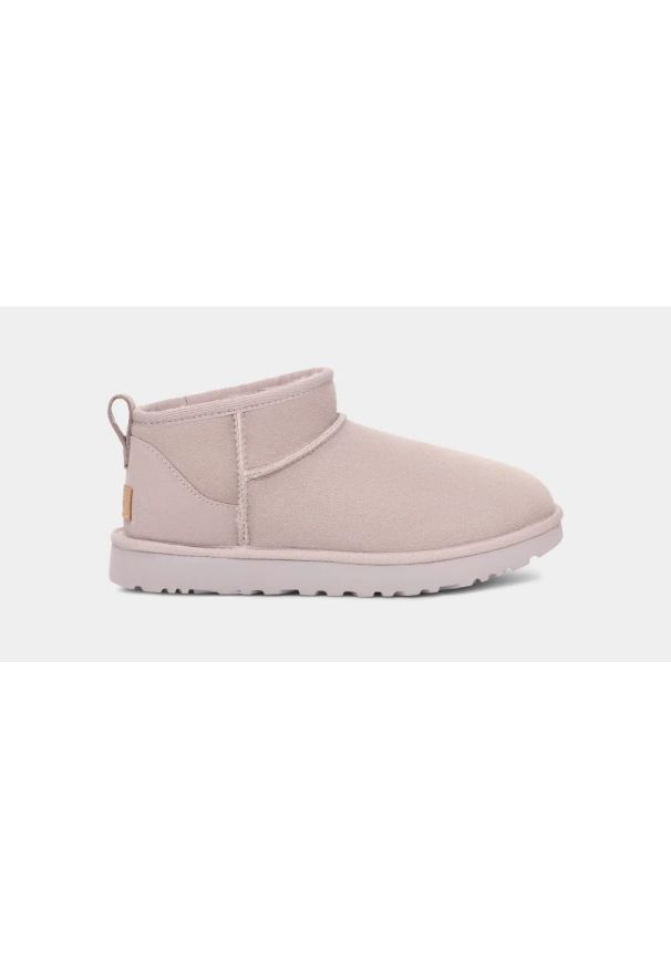 Ugg - Buty zimowe damskie UGG W Classic Ultra Mini Pale Smoke. Okazja: na plażę. Kolor: fioletowy. Materiał: materiał. Sezon: zima. Styl: młodzieżowy