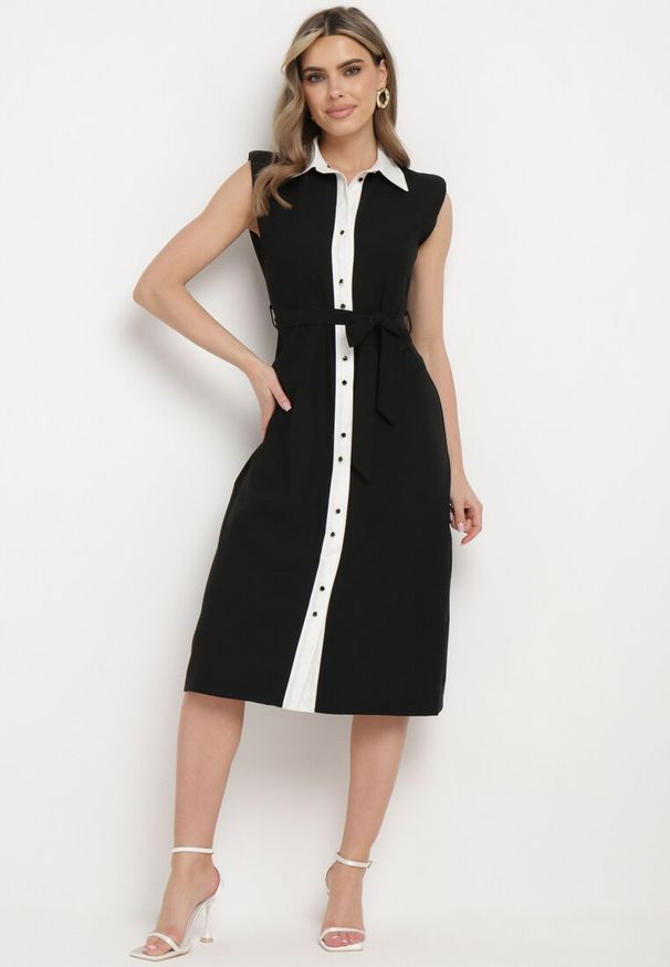 Born2be - Czarna Koszulowa Sukienka na Guziki z Poduszkami na Ramionach i Materiałowym Paskiem Kinelia. Kolor: czarny. Materiał: materiał. Typ sukienki: koszulowe. Styl: elegancki