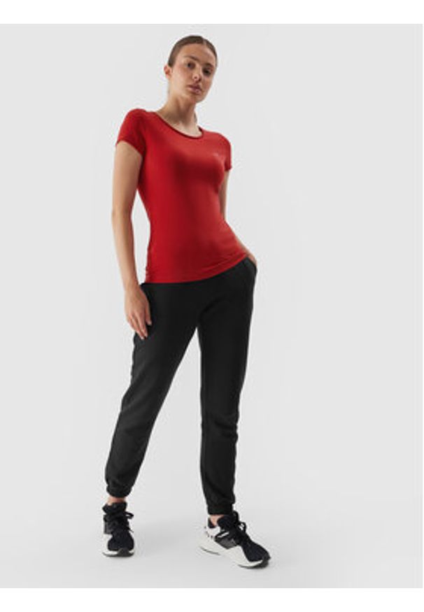 4f - 4F T-Shirt 4FAW23TTSHF0906 Czerwony Slim Fit. Kolor: czerwony. Materiał: bawełna