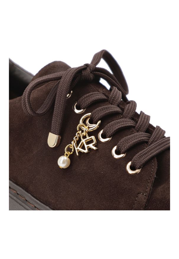 Czekoladowe Sneakersy Karino Modne Buty Damskie Na Platformie. Okazja: na co dzień. Zapięcie: sznurówki. Kolor: brązowy. Materiał: welur. Obcas: na platformie. Styl: casual, elegancki, klasyczny