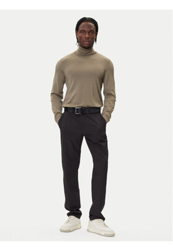 BOSS Golf Musso-P 50468262 Brązowy Slim Fit. Typ kołnierza: golf. Kolor: brązowy. Materiał: wełna