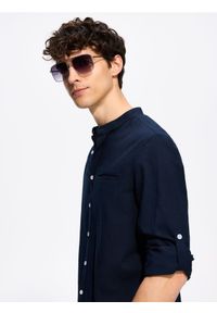 Reserved - Koszula slim fit z lnem - granatowy. Kolor: niebieski. Materiał: len