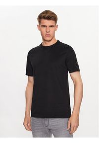 Calvin Klein Jeans T-Shirt J30J323484 Czarny Regular Fit. Kolor: czarny. Materiał: bawełna