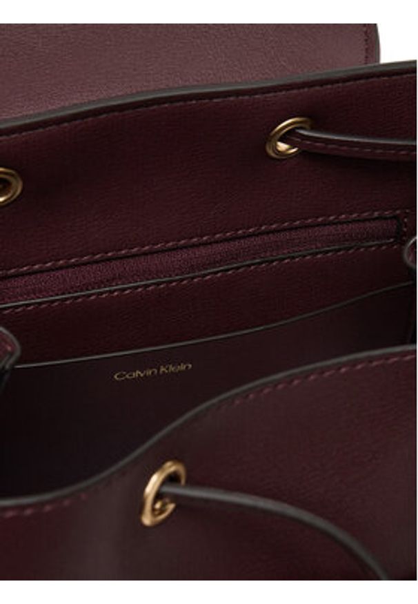 Calvin Klein Plecak Foil Logo Flap Backpack LV04F3297G Bordowy. Kolor: czerwony. Materiał: skóra