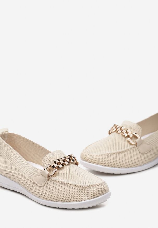 Born2be - Beżowe Półbuty z Elastyczną Cholewką i Elegancką Klamerką Naelle. Kolor: beżowy. Szerokość cholewki: normalna. Styl: elegancki