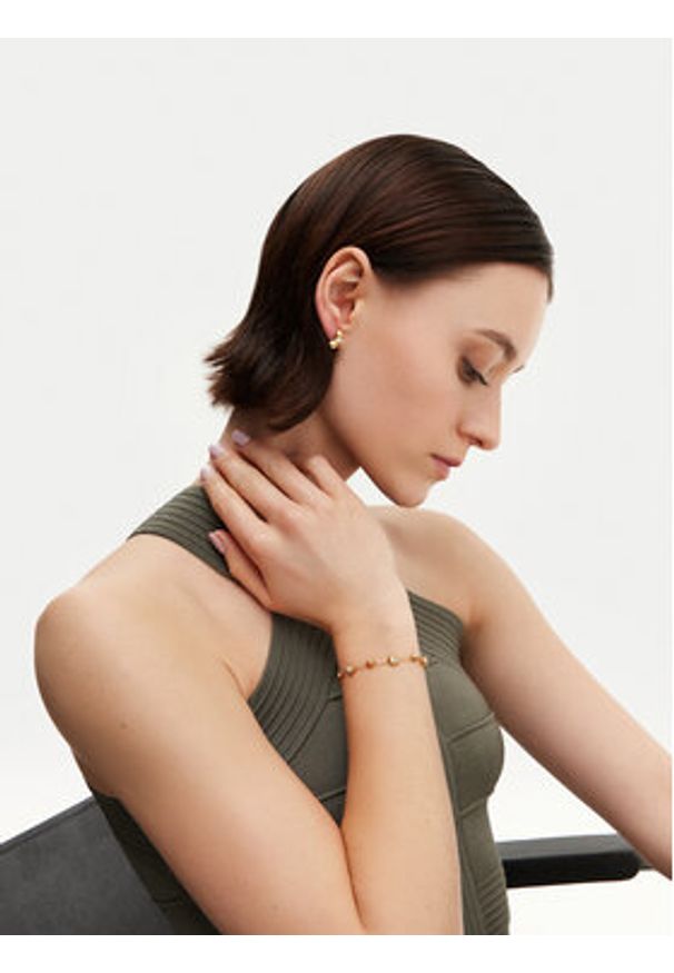 Guess Kolczyki JUBE05 189JW Złoty. Materiał: metalowe. Kolor: złoty