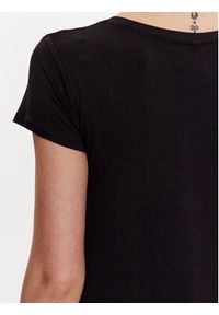 Culture T-Shirt Poppy 50105673 Czarny Regular Fit. Kolor: czarny. Materiał: wiskoza