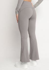 Born2be - Ciemnoszare Legginsy o Kroju Dzwonów z Wysokim Stanem Koritea. Okazja: na co dzień. Stan: podwyższony. Kolor: szary. Styl: klasyczny, casual #3