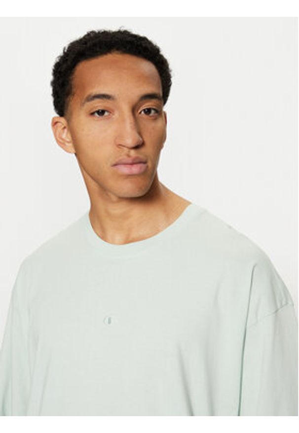 Champion T-Shirt 220279 Zielony Relaxed Fit. Kolor: zielony. Materiał: bawełna