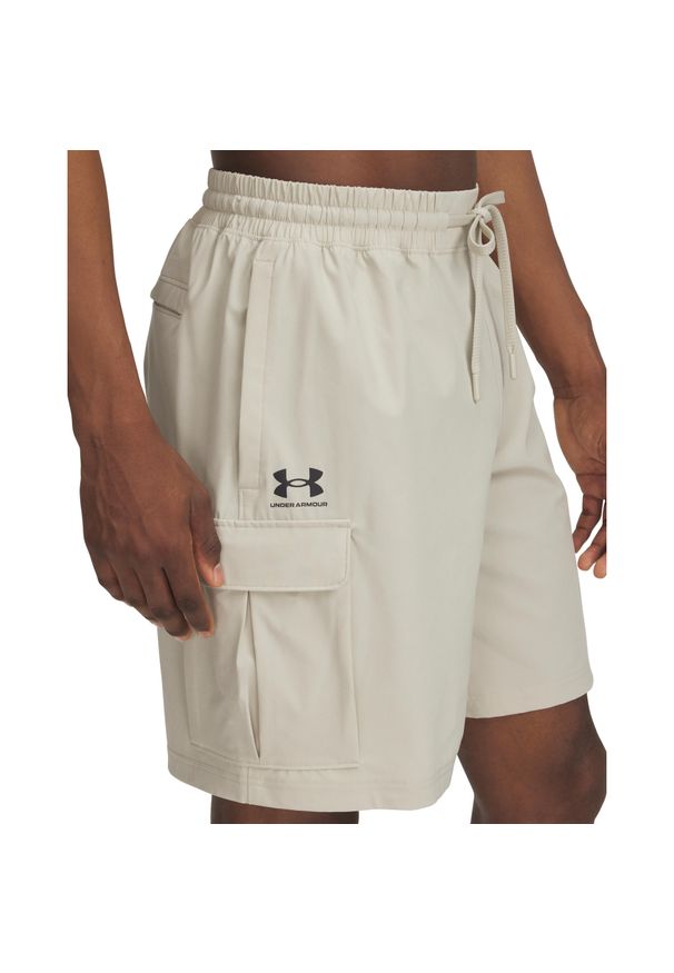Szorty Under Armour Vibe Woven. Kolor: czarny, beżowy, wielokolorowy. Sport: fitness