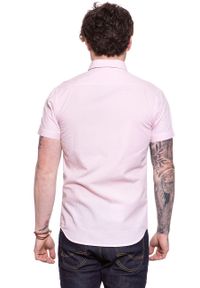 Wrangler - KOSZULA WRANGLER SS 1PKT BUTTON DOWN CAMEO PINK W5944OSY2. Typ kołnierza: button down. Kolor: różowy. Materiał: materiał. Długość rękawa: krótki rękaw. Długość: krótkie #6