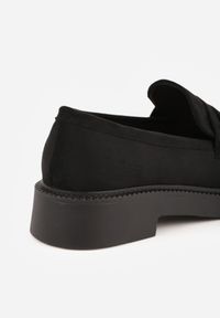 Renee - Czarne Mokasyny Ozdobione z Przodu Paskiem Jelzivis. Zapięcie: pasek. Kolor: czarny. Materiał: jeans. Wzór: aplikacja. Obcas: na obcasie. Styl: elegancki. Wysokość obcasa: średni #8