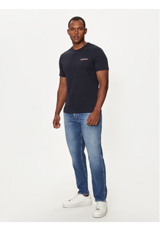 Guess Jeans T-Shirt M4YI55 K8HM0 Granatowy Slim Fit. Kolor: niebieski. Materiał: bawełna