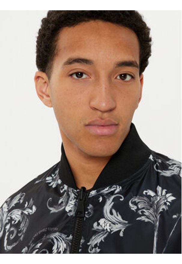 Versace Jeans Couture Kurtka przejściowa 78GASD07 CQD92 Czarny Regular Fit. Kolor: czarny. Materiał: syntetyk