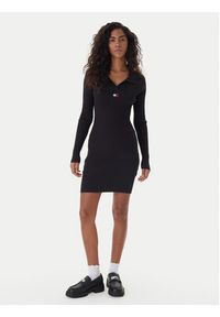 Tommy Jeans Sukienka dzianinowa Badge DW0DW22183 Czarny Slim Fit. Kolor: czarny. Materiał: syntetyk #5