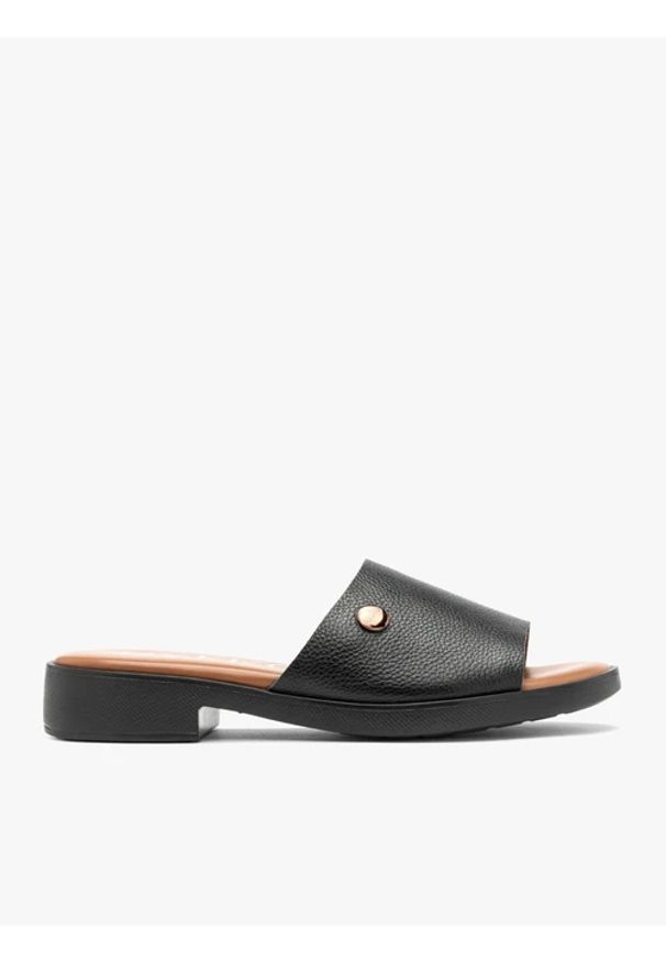 Ryłko - Czarne klapki na lekkim spodzie. Kolor: czarny. Materiał: skóra. Styl: street