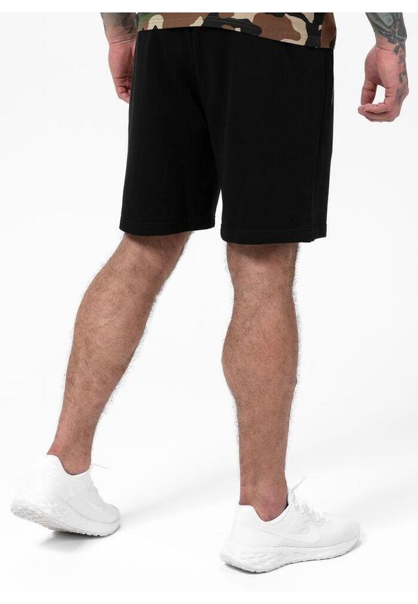 PITBULL - Spodnie sportowe męskie Pitbull West Coast Terry Group Trackshorts. Kolor: czarny. Materiał: dresówka. Długość: długie