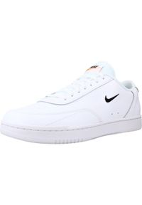 Tenisówki Nike Model Court Vintage Kolor Biały. Kolor: biały, czarny, wielokolorowy. Materiał: skóra, tkanina. Model: Nike Court. Sport: turystyka piesza