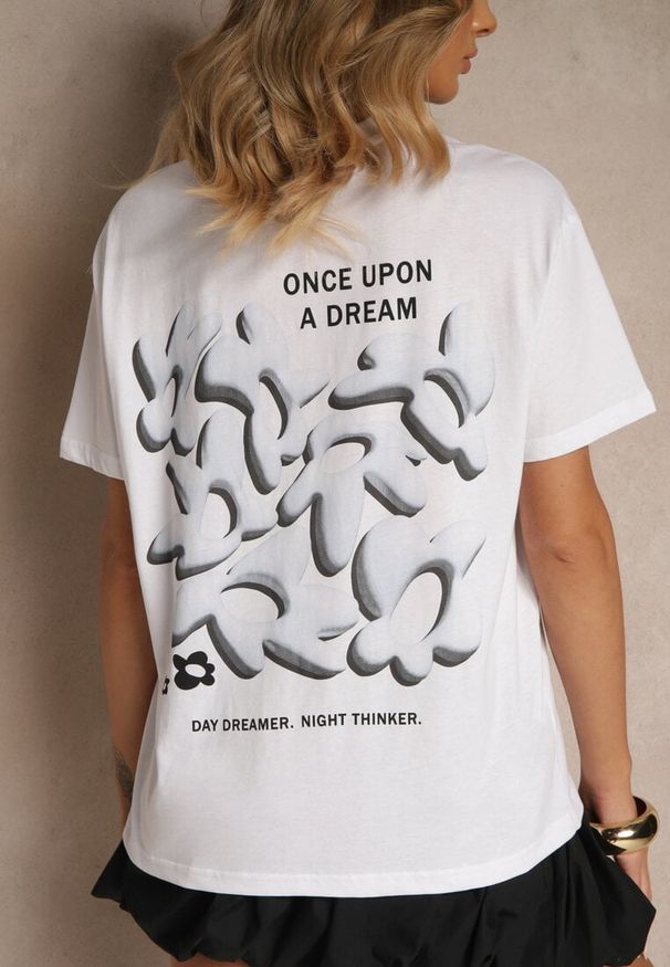 Renee - Biało-Niebieski T-shirt z Bawełny Ozdobiony Nadrukiem Adneria. Okazja: na co dzień. Kolor: biały. Materiał: bawełna. Wzór: aplikacja, nadruk. Styl: casual