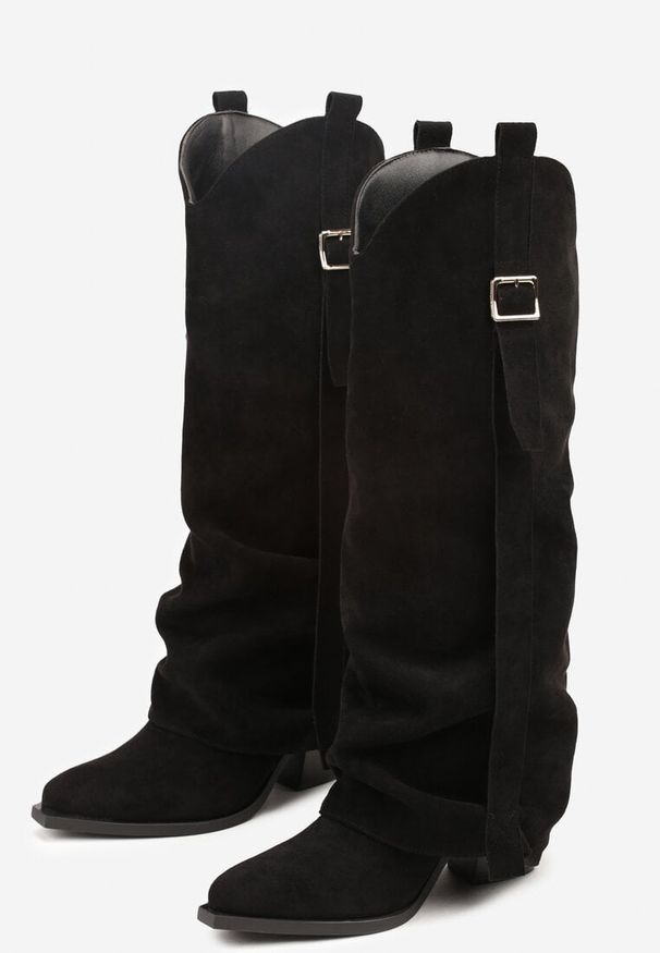 Born2be - Czarne Kozaki Kowbojki na Stożkowym Obcasie z Wywiniętą Cholewką i Klamrą Naletea. Zapięcie: klamry. Kolor: czarny. Szerokość cholewki: normalna. Obcas: na obcasie. Wysokość obcasa: średni