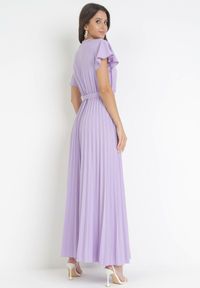 Born2be - Fioletowa Elegancka Sukienka Maxi w Plisy z Kopertowym Dekoltem i Wiązaniem Thessi. Kolor: fioletowy. Sezon: lato. Typ sukienki: kopertowe. Styl: elegancki. Długość: maxi #5
