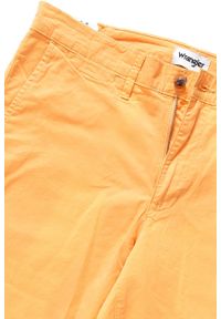 Wrangler - SPODENKI MĘSKIE WRANGLER CHINO SHORT AMBER YELLOW W14AMM15V. Materiał: materiał. Wzór: jednolity, aplikacja #3