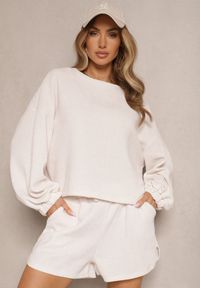 Renee - Jasnobeżowy Basicowy Komplet Szorty i Bluza Novirissa. Kolor: beżowy. Materiał: tkanina