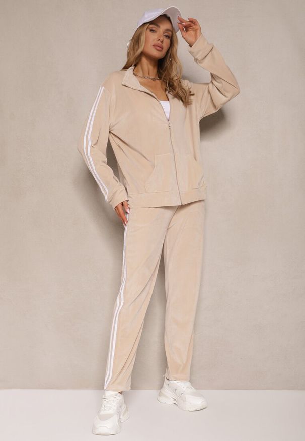 Renee - Beżowy Komplet Dresowy Spodnie i Bluza Rozpinana Ozdobiona Paskami Mirwia. Kolor: beżowy. Materiał: dresówka. Wzór: aplikacja