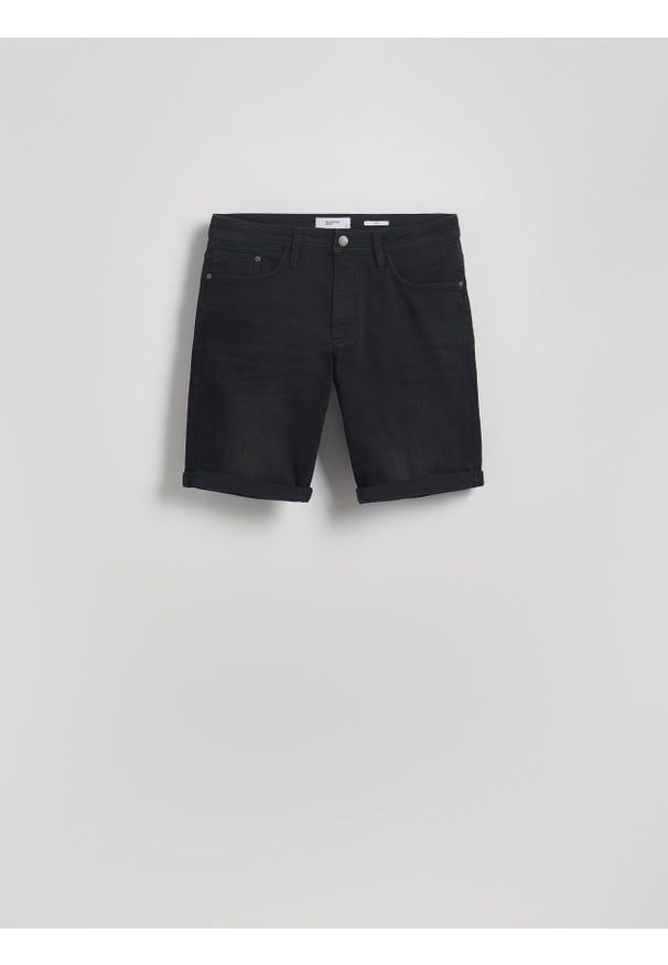 Reserved - Szorty slim fit z zakładkami - czarny. Kolor: czarny. Materiał: denim