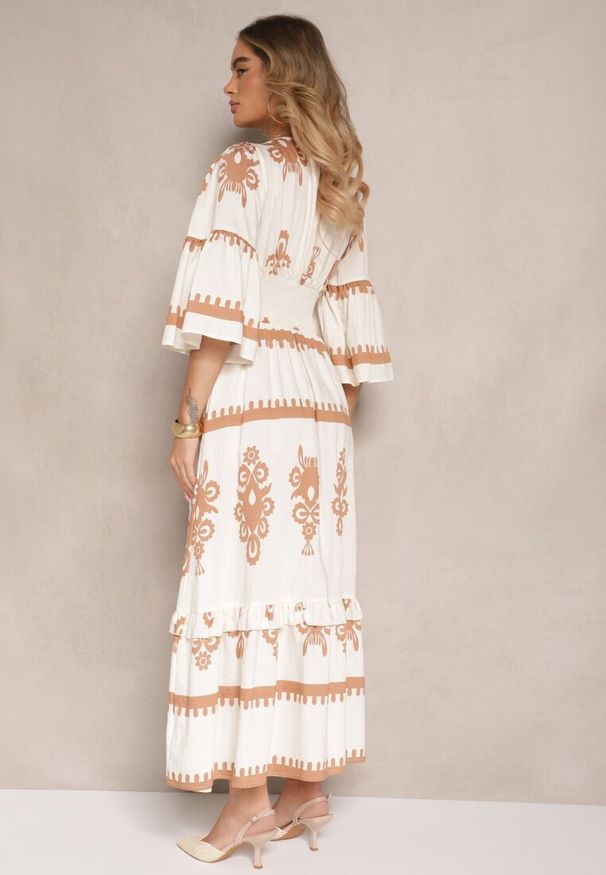 Renee - Beżowa Boho Sukienka z Wiskozą z Szeroką Gumką w Talii w Etniczny Wzór Efalios. Okazja: na co dzień, na spacer. Typ kołnierza: dekolt w serek. Kolor: beżowy. Materiał: wiskoza. Typ sukienki: proste. Styl: boho