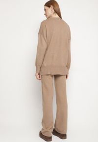 Born2be - Ciemnobeżowy Komplet Dzianinowy z Bawełną i Wełną Spodnie i Warkoczowy Sweter Errela. Kolor: beżowy. Materiał: wełna, bawełna, dzianina #6